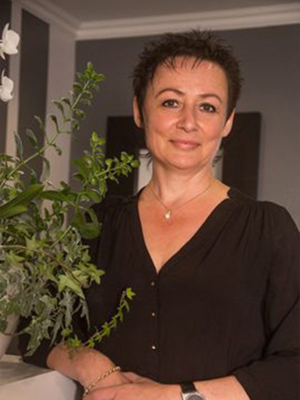 Lissy Mayer - Friseurmeisterin - Der Schnitt